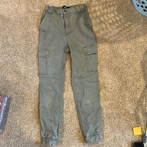 Hollister Women’s Olive Cargo Jogger Pants